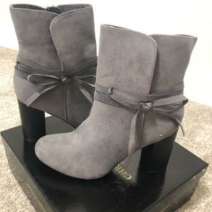 Valencia Heeled Booties - 7 Gray 💕